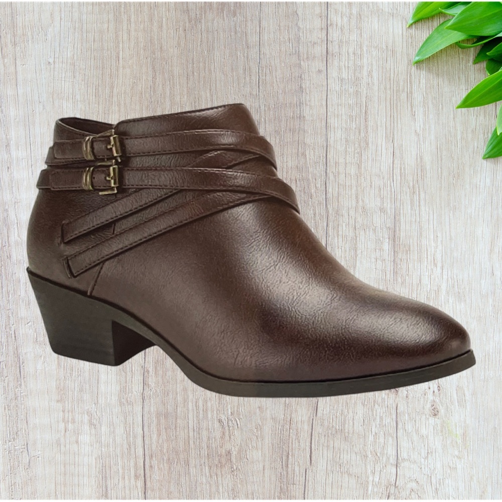NIB WILLOW BOOTIES CHOCOLATE 9.5W